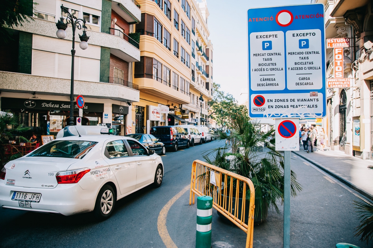 València activa las cámaras para monitorizar vehículos aunque sin sanciones al no estar aprobada la ZBE