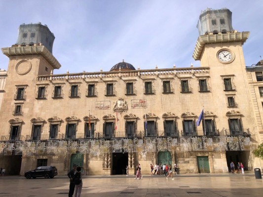 El 'cheque vivienda' de Alicante para jóvenes se salda con el reparto de solo once ayudas