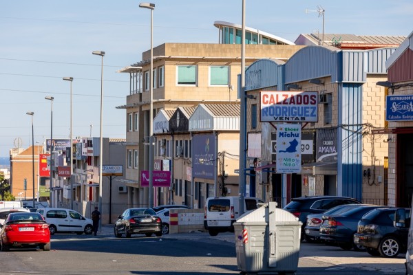 El Polígono de Carrús de Elche empieza a hacer pruebas con la recogida selectiva de residuos