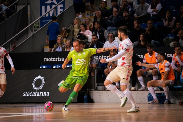 ElPozo ve truncada su racha triunfal, que se queda en nueve victorias, pero sella el billete para la Copa