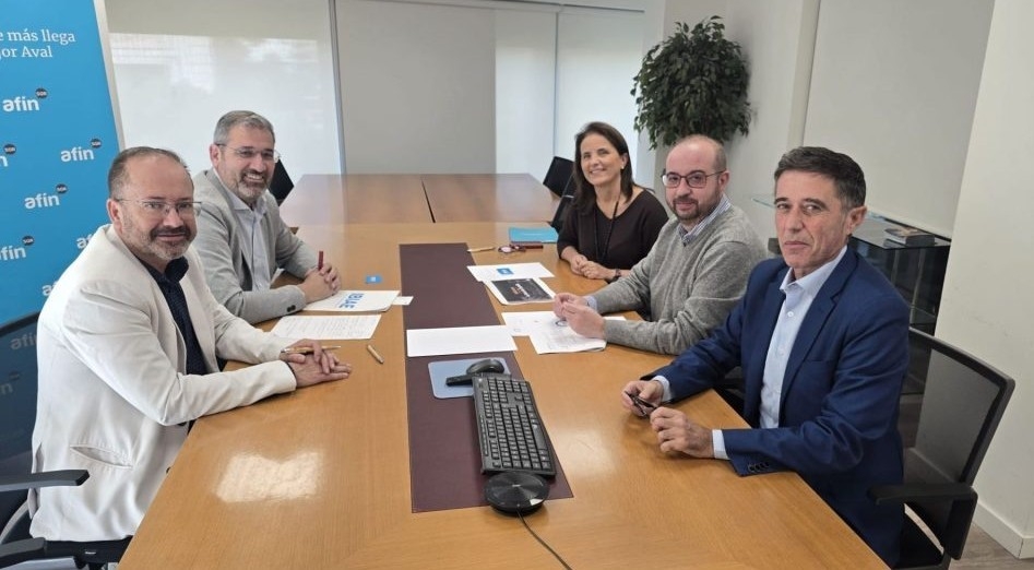 Los empresarios de la Foia de Castalla buscan nuevas opciones de financiación para el sector de la muñeca