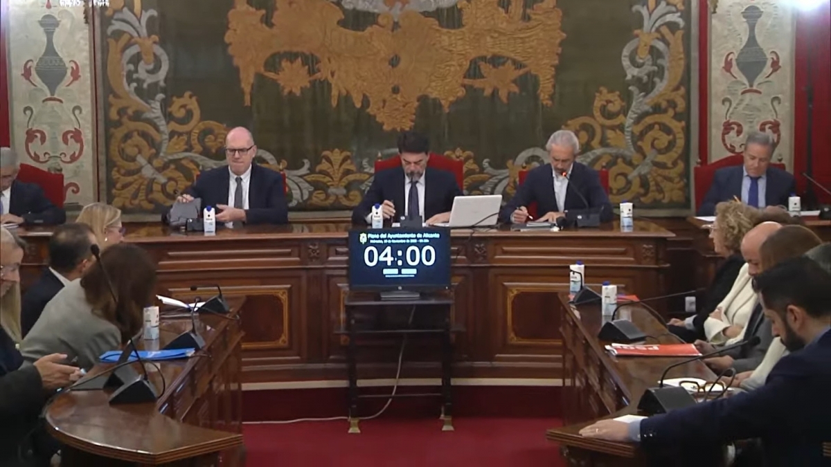 Los ediles de Alicante, en un momento del pleno. - Los ediles de Alicante, en un momento del pleno.