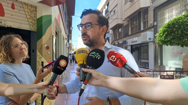 Contratación en Elche sigue impulsando licitaciones de suministros para evitar facturas y 'reparos'