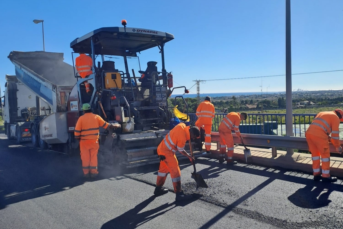 Benicàssim refuerza el firme de los principales viales de la zona sur dentro de su plan de 934.000 euros