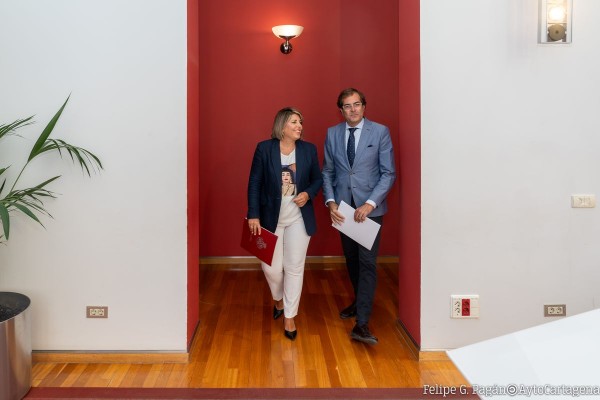 La finalización de dos fases de la fachada marítima remodelan 30.000 metros cuadrados para el ciudadano en Cartagena

