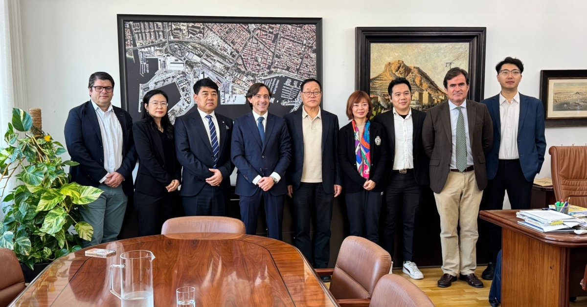 El Puerto se ofrece como nodo logístico entre inversores chinos y los empresarios de Alicante