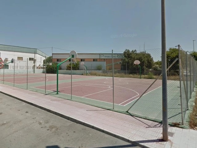 Un entrenador de un equipo de baloncesto femenino de San Vicente del Raspeig, condenado a un año de prisión por 'sexting'