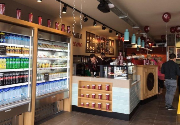 Costa Coffee, la competencia de Starbucks, coge carrerilla en Costa Blanca