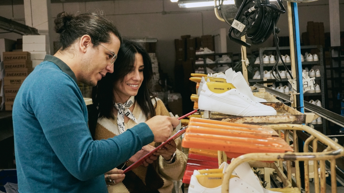 Brambas, la startup de Castelló que apuesta por el calzado barefoot de diseño y sostenible