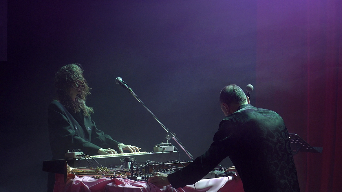 El IVAM abraza la poesía escénica de Versonautas con su espectáculo ‘Recitare Religare’