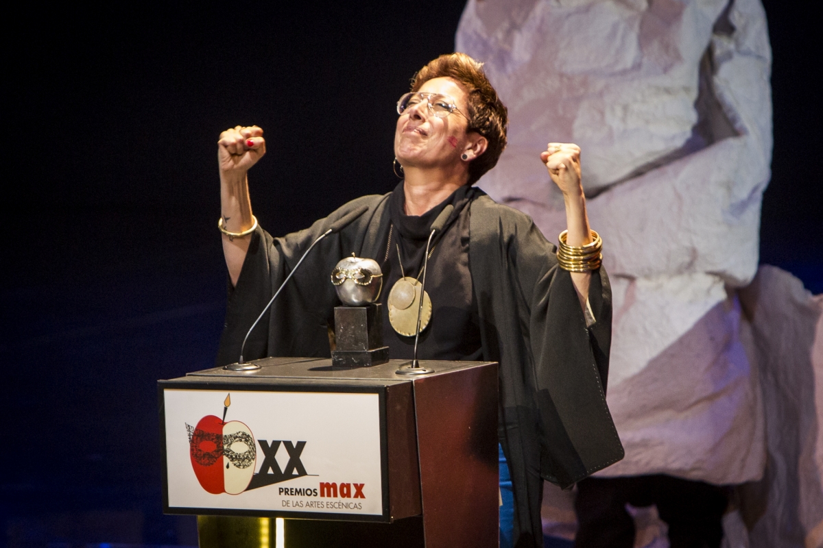 El gran abrazo de las artes escénicas en recuerdo de María Cárdenas