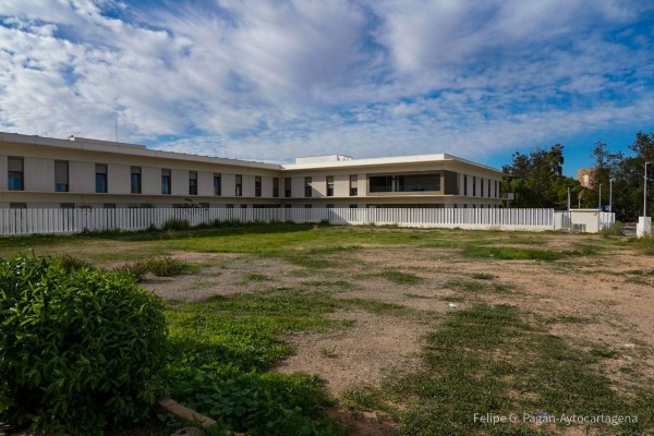 Cartagena cede una parcela a EMACC para construir un centro sociosanitario para enfermedades neurodegenerativas