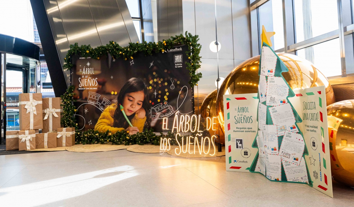 El programa ‘El Árbol de los Sueños’ de CaixaBank repartirá regalos a niños en riesgo de vulnerabilidad 
