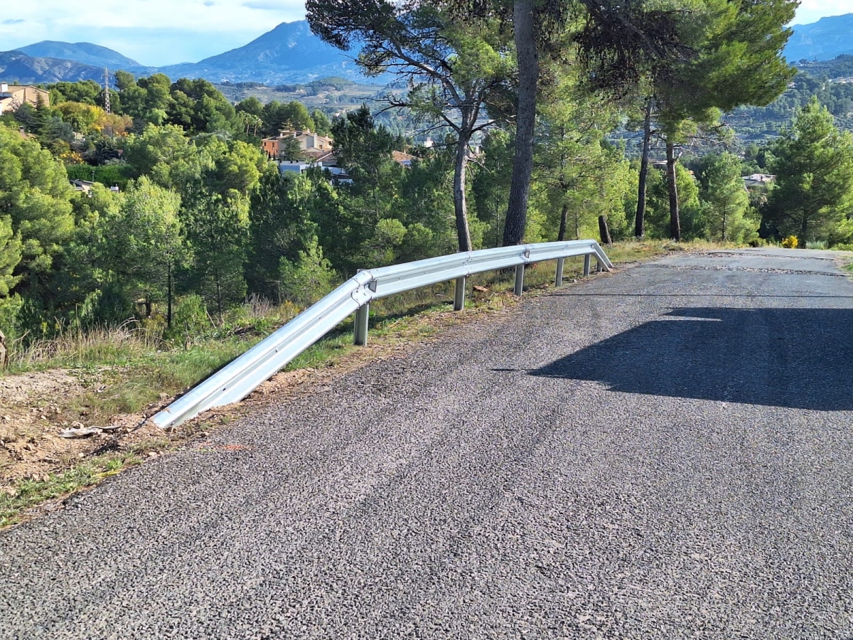 Finaliza la mejora de la carretera de acceso a Gormaget en Alcoy, con una inversión de 35.000 €