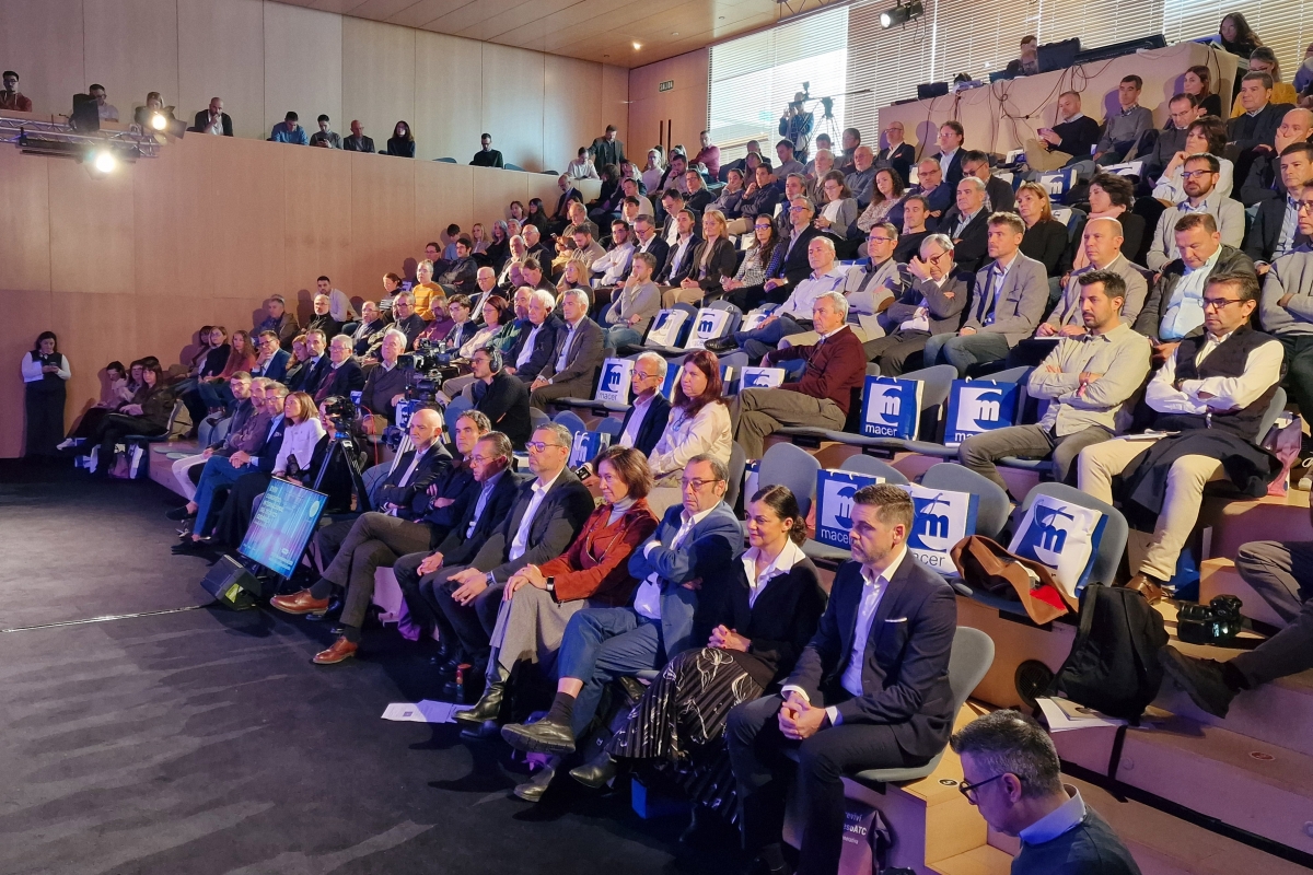 El camino de la descarbonización del azulejo: la electrificación, la alternativa más madura para la transformación energética del sector