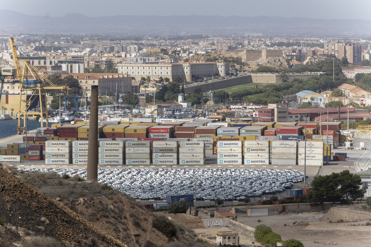 Los graneles líquidos impulsan la recuperación del Puerto de Cartagena tras un octubre que cierra en positivo