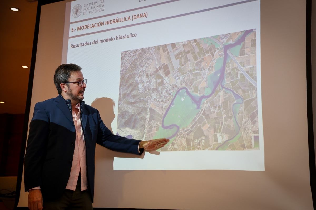 Presentación del informe de la UPV en la Casa de la Cultura de Torrent.
