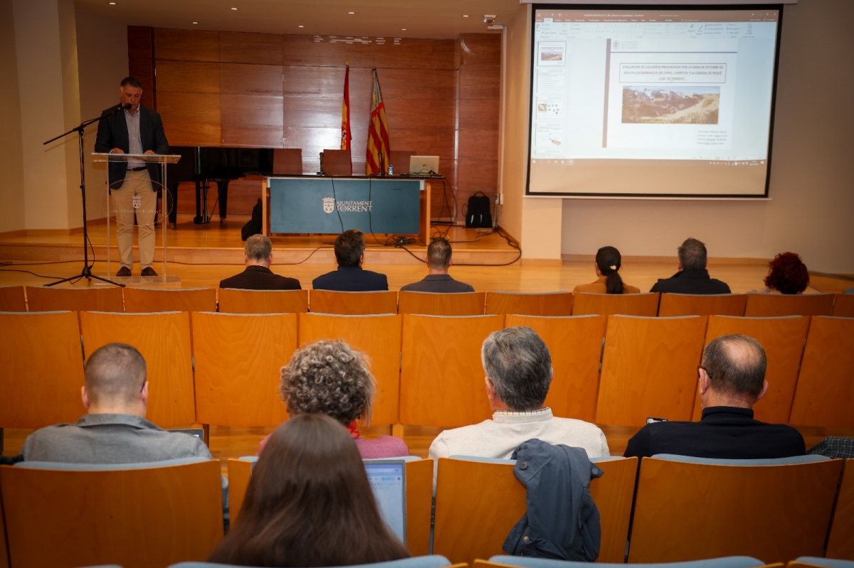 Presentación del informe de la UPV en la Casa de la Cultura de Torrent. - Foto: AYUNTAMIENTO DE TORRENT Presentación del informe de la UPV en la Casa de la Cultura de Torrent.