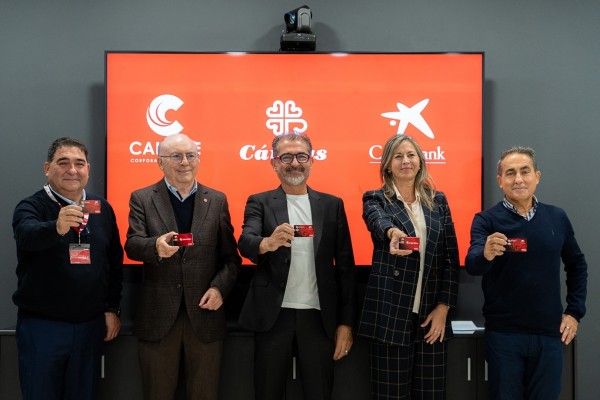 Caliche y Caixabank firman un convenio con Cáritas para generar oportunidades de inserción sociolaboral en la Región