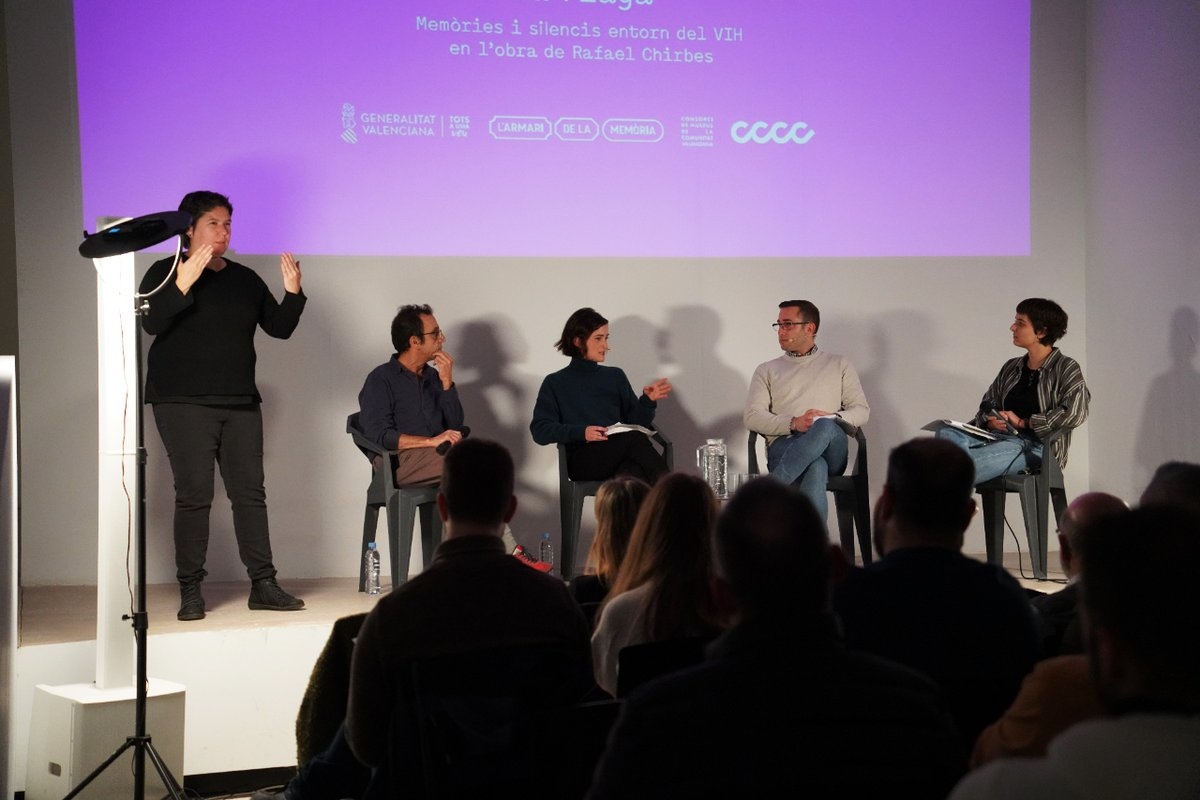 Activistas LGTBIAQ+ retiran sus fondos de L'Armari de la Memòria