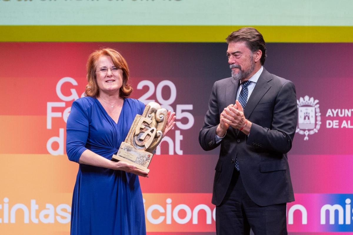 Premios Festers d'Alacant: María José Molina, primera mujer en lograr el premio ‘José Ángel Guirao’ 