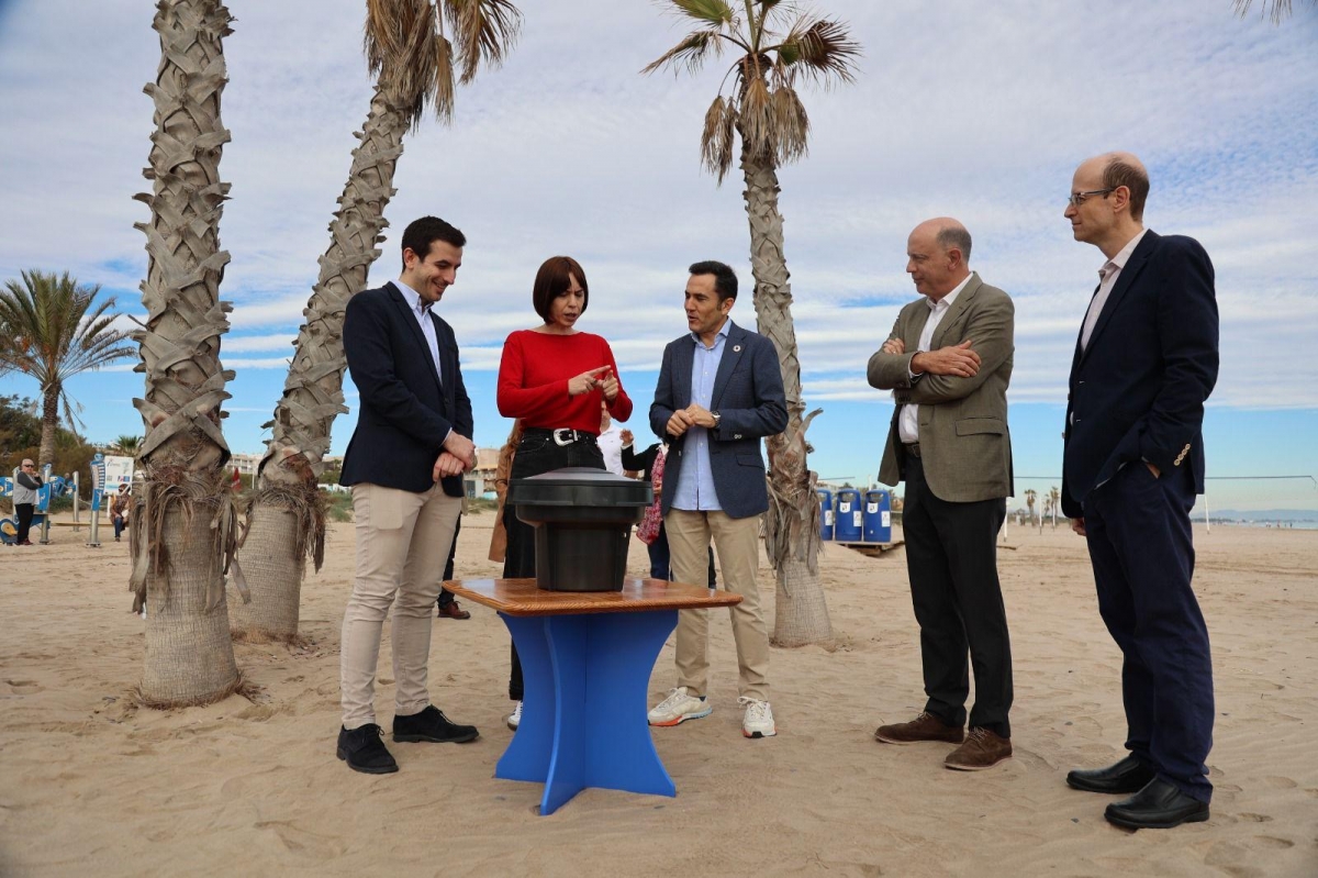 Canet adquiere ocho boyas inteligentes para regenerar la playa Racó de Mar