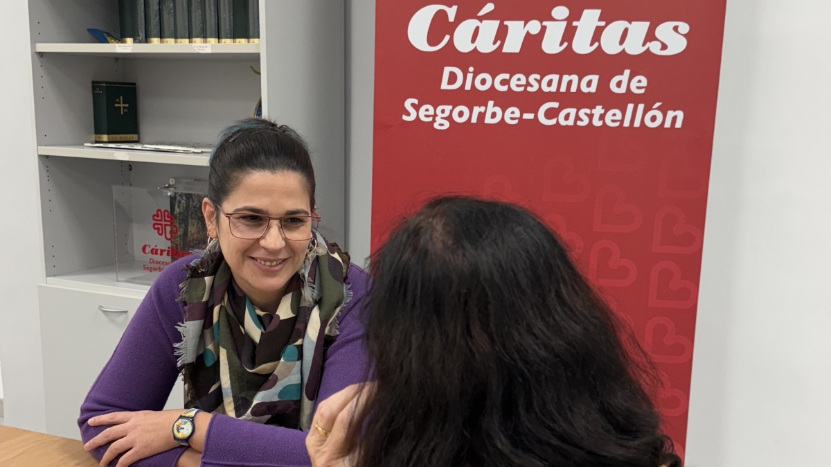 Vivienda inaccesible, precariedad laboral y discriminación: lo que empuja al sinhogarismo en Castelló