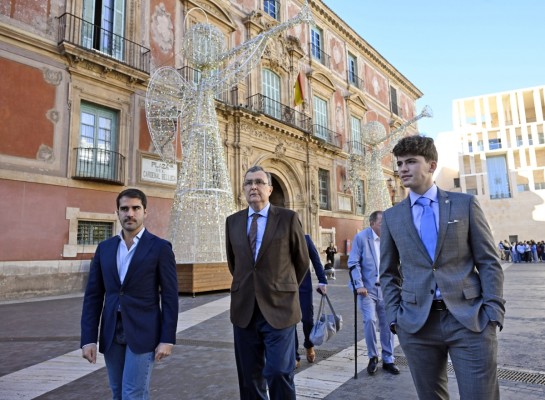 Un espectáculo con el tenor Martín Savi en Belluga encenderá este sábado la magia de la Navidad en Murcia