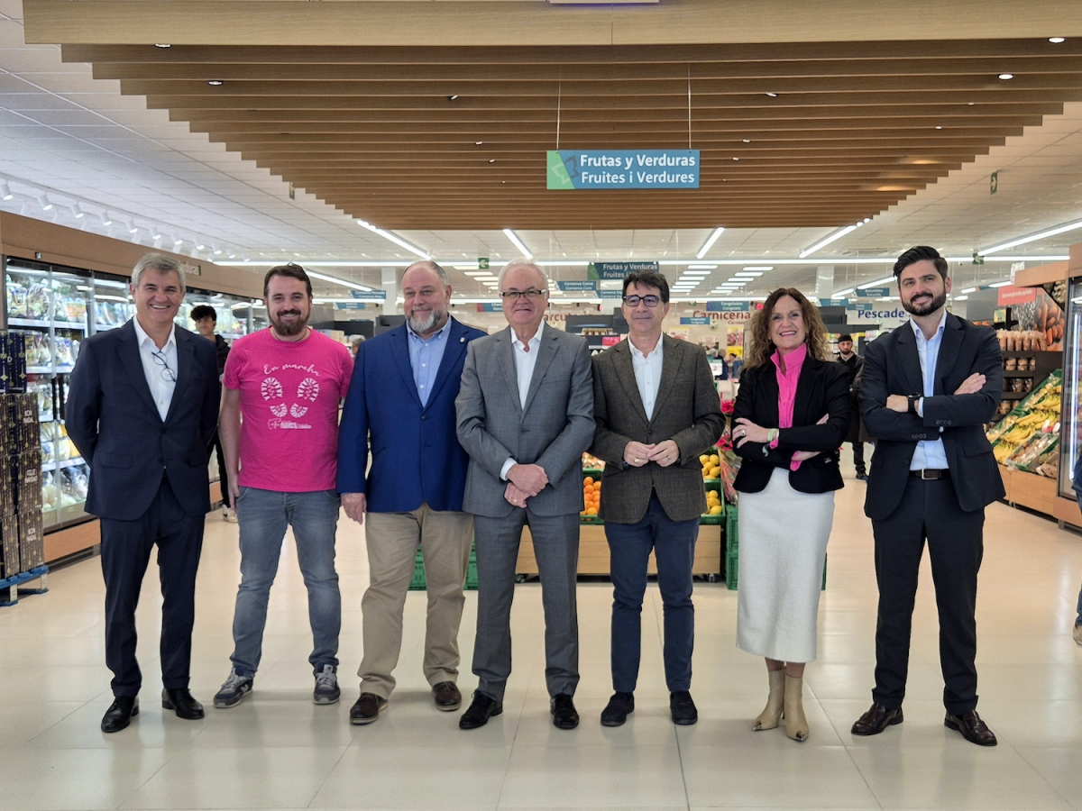 José Juan Fornés, en el centro con José Rafael Pascual Llopis. - José Juan Fornés, en el centro con José Rafael Pascual Llopis.