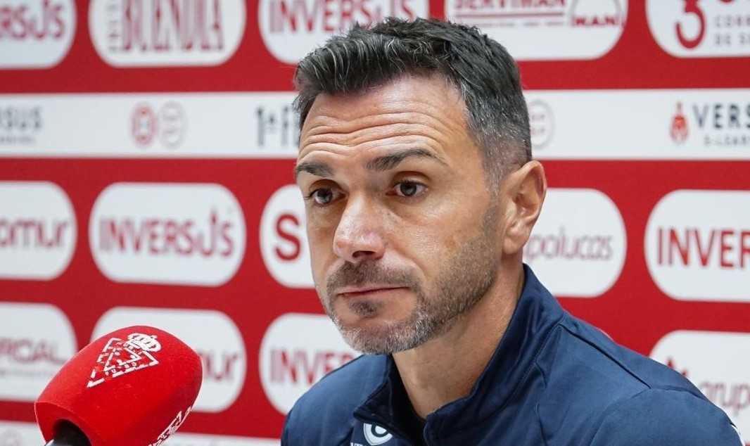 El Murcia, todavía en situación de riesgo y lejos de la cabeza, visita al Antequera