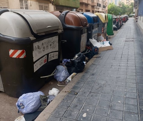 Hasta 1.500 euros por tirar una colilla o 3.000 por abandonar basura: València endurece las multas