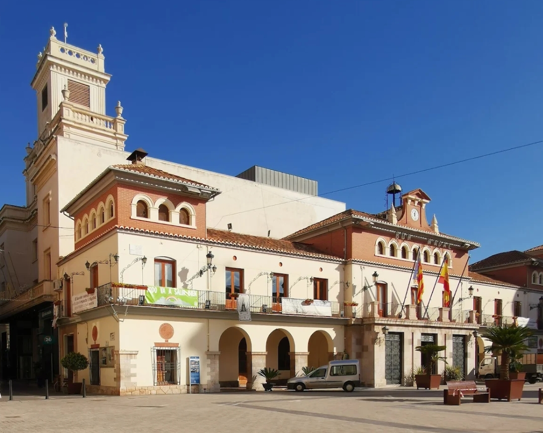 Nules incentiva las compras en los comercios locales durante la Navidad mediante una campaña