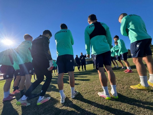El Efesé recibe al Eldense en un duelo para seguir en zona de promoción