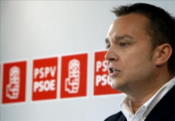 Romeu busca su hueco en la lista del Congreso y la dirección del PSPV le repudia
