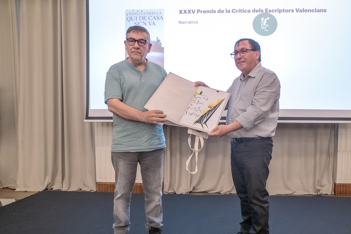 Celebrar la ficció: Toni Cucarella i la recerca d'una narració literaria singular