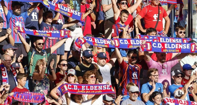 La afición del Eldense agota en unas horas las 626 entradas enviadas por el Levante