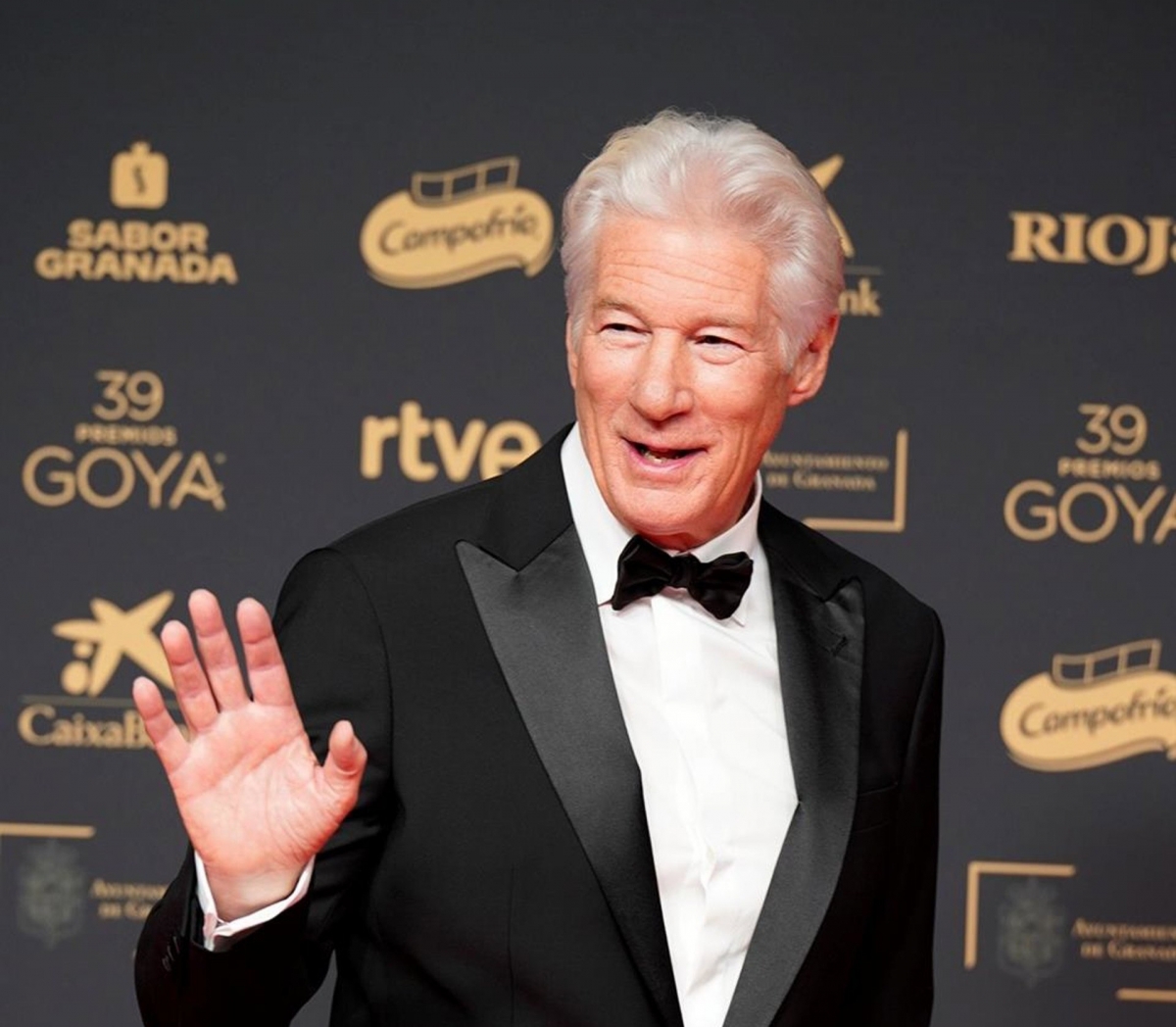 Revuelo en Murcia por la presencia de Richard Gere en el encendido del Árbol de Navidad