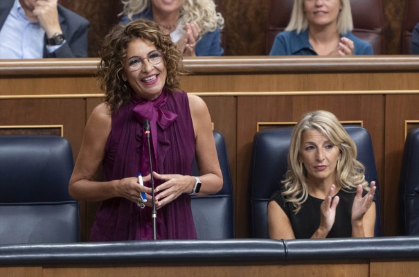 Montero obvia la amenaza de Junts de tumbar la senda de déficit y pide apoyo del PP en beneficio de sus CCAA