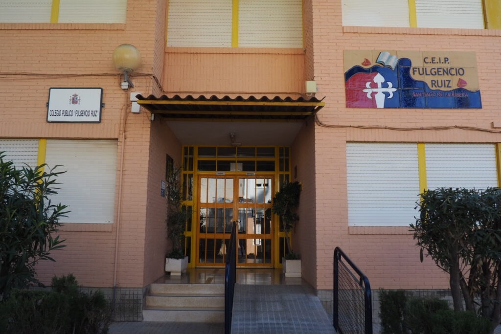 San Javier impulsa la modernización del CEIP Fulgencio Ruiz con la cubrición parcial de su pista deportiva