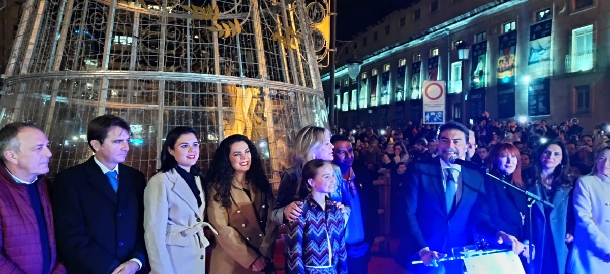 Alicante 'enciende' la Navidad ante más de 4.000 personas