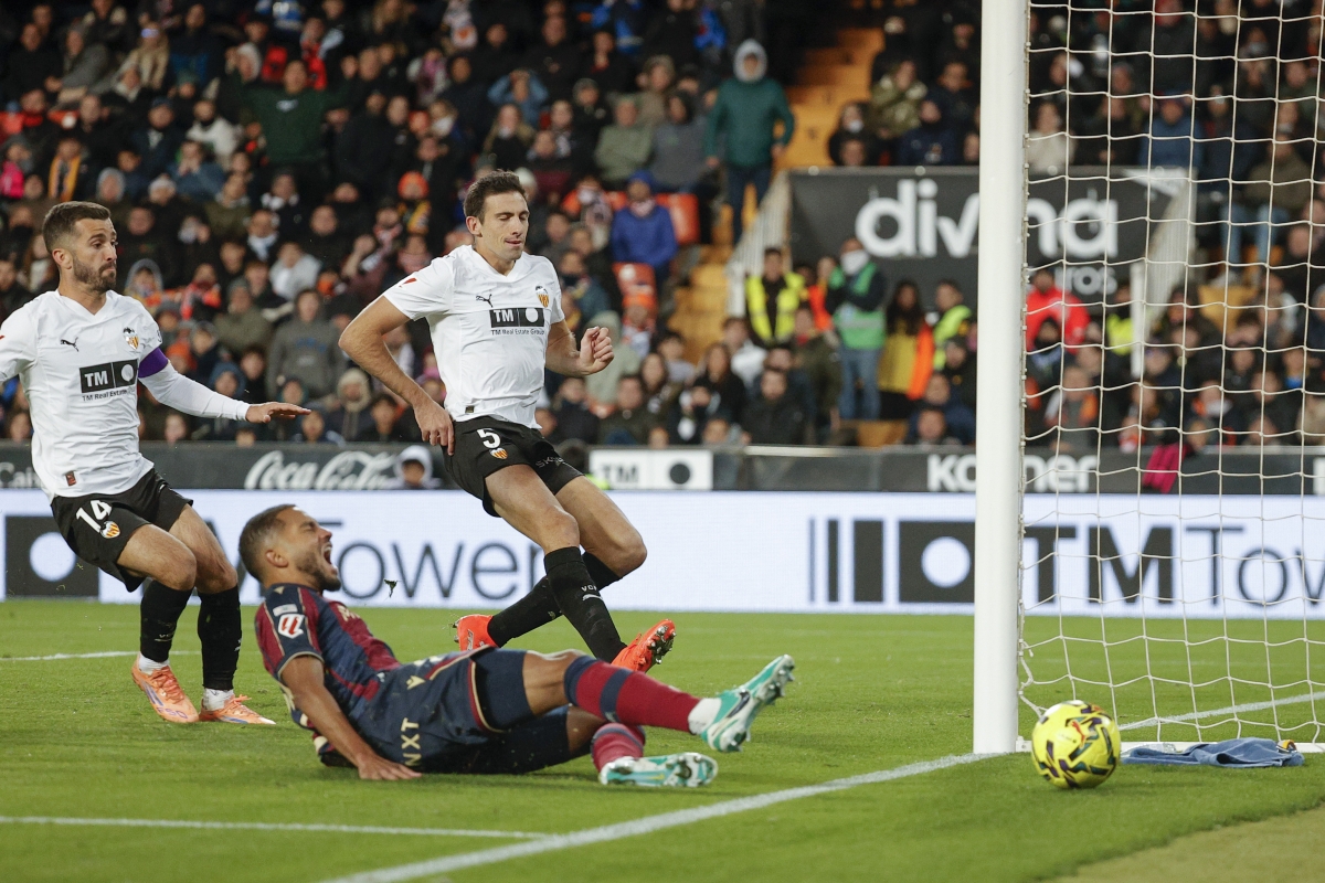 Las notas del Valencia CF 1-0 Levante UD: Morales perdonó el empate