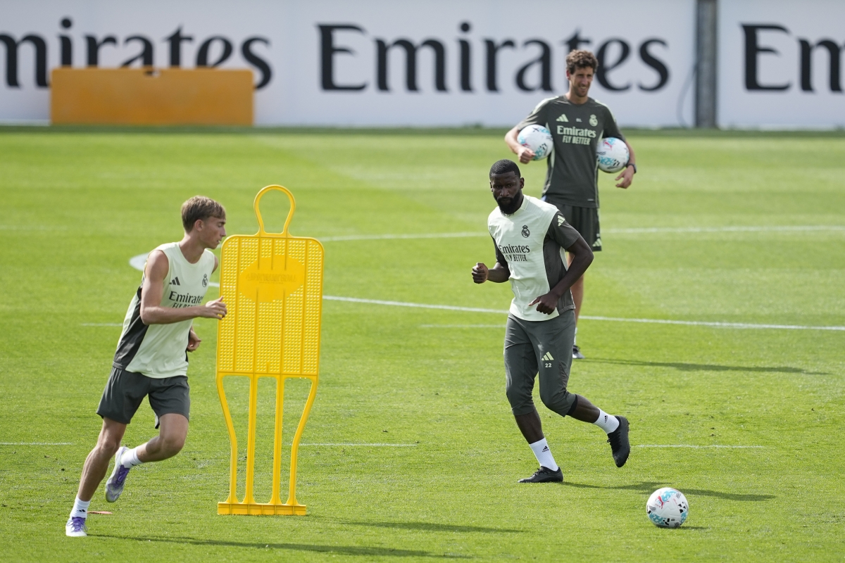 Antonio Rudiger y Dean Huijsen - Foto: EP Antonio Rudiger y Dean Huijsen