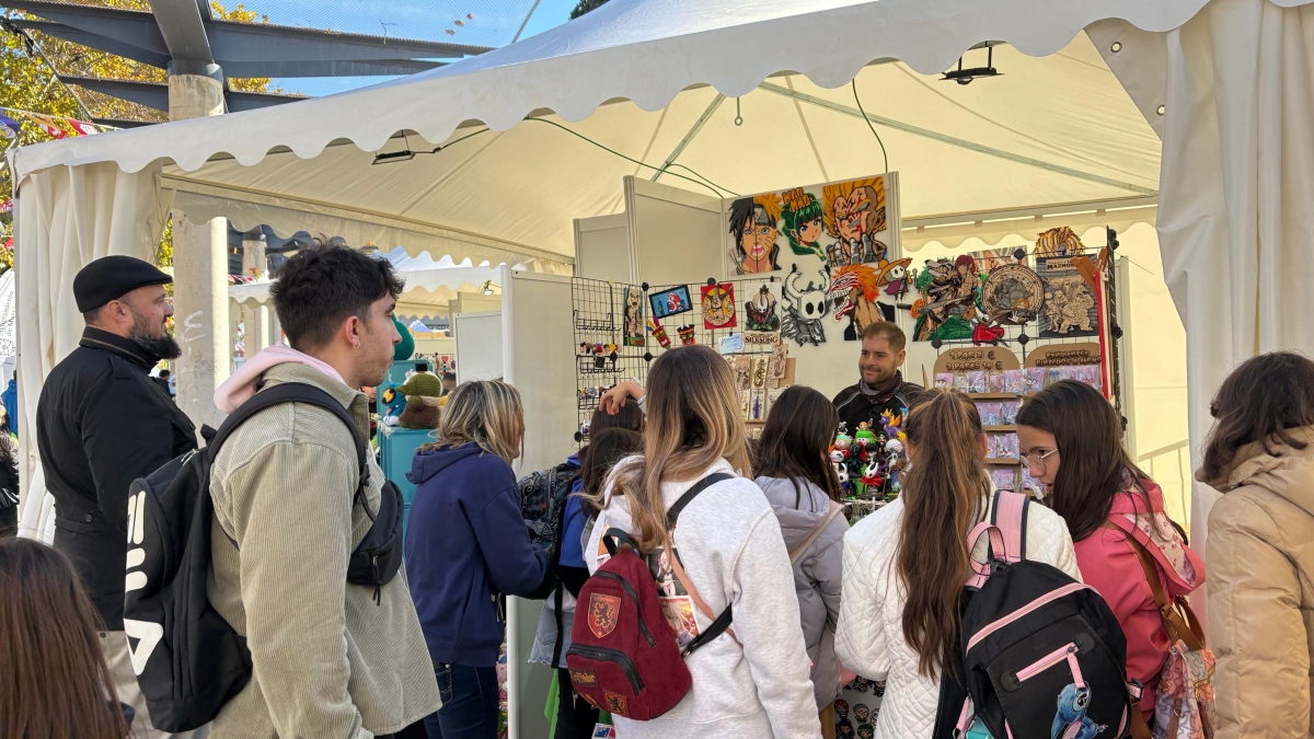 La fantasía estalla en Murcia: otakus, cosplayers, invitados de lujo... y muchos curiosos llenan el Salón del Manga