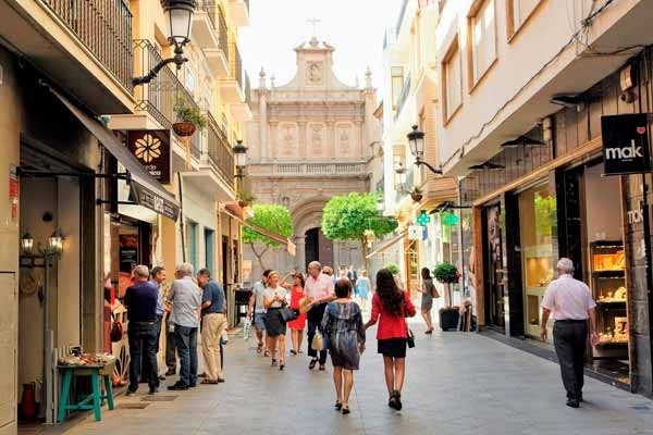 Espectáculos en escaparates: vuelve ‘Murcia en la Vitrina’ con cinco bloques de actuaciones