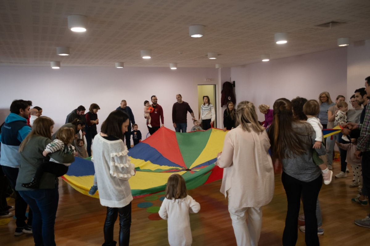 Más de 100 familias participan en una nueva edición de Juguem en familia de Burriana, actividad organizada por el ADI