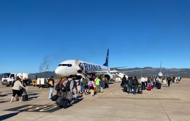 El aeropuerto de Castellón informa al sector turístico de las nuevas rutas de Manchester y Bolonia en 2026