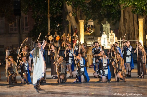 El PSOE denuncia que el Gobierno local discrimina a los cartageneros al limitar la gratuidad del urbano a los festeros vestidos de época 
