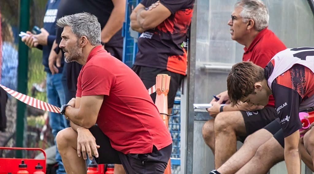 El CAU sigue intratable y suma su sexta victoria en Hospitalet (13-23)