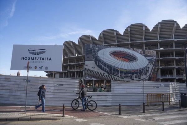Los pilares de acero de la cubierta del Nou Mestalla ya están de camino a València