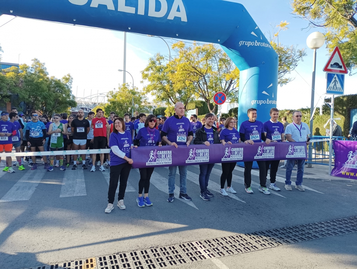 2.500 corredores y caminantes participan en la carrera Ciudades Contra el Cáncer de Páncreas de Alicante
